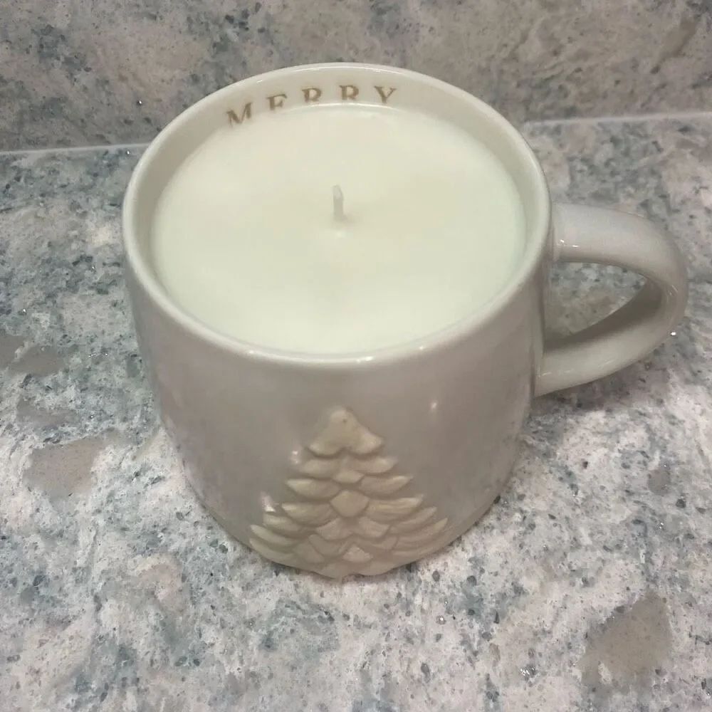 White Christmas Tree Scented Candle - Picture 7 of 8